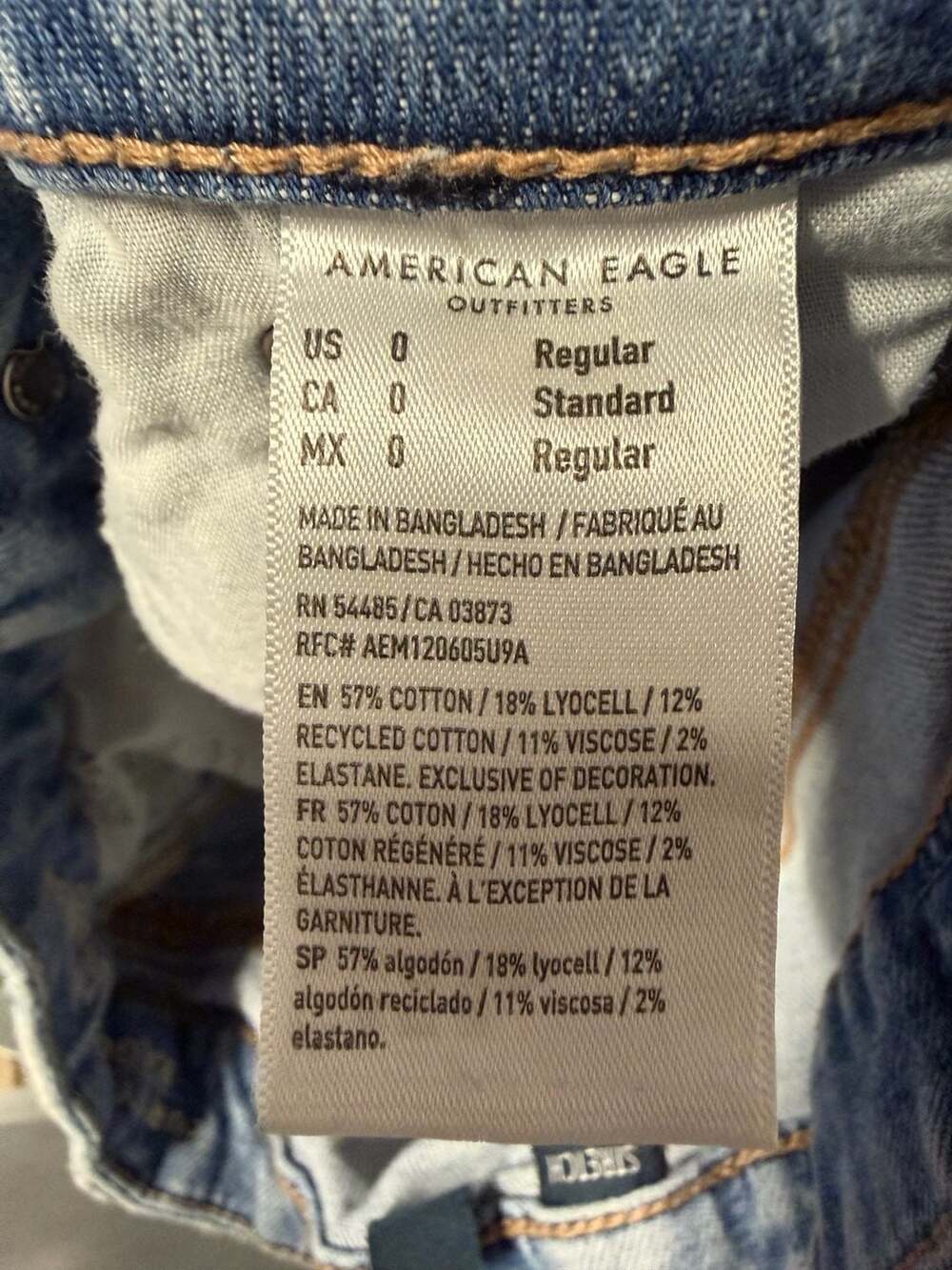 American Eagle Outfitters Women's Light Wash Wide-Leg Cargo Jeans - Picture 3 of 3